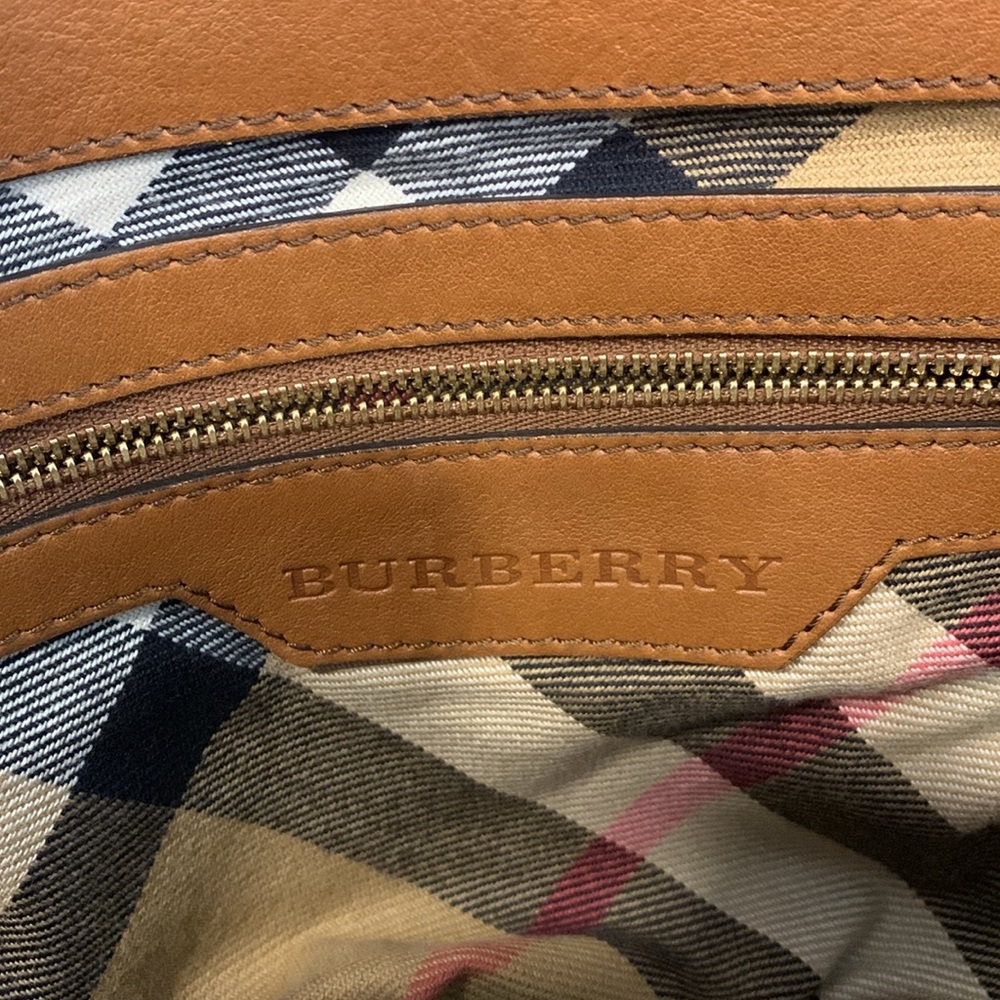 Burberry Belt Bag with Adjustable Strap - Picture 6 of 16
